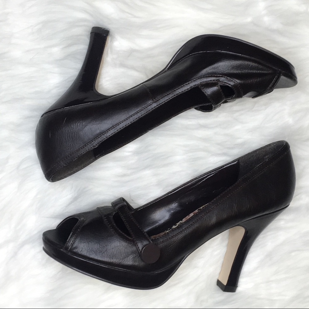 Madden Girl Vintage Style Peep Toe Heels Brown